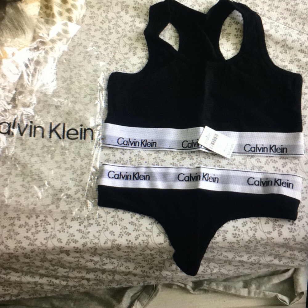Calvin Klein thong & sports bra set